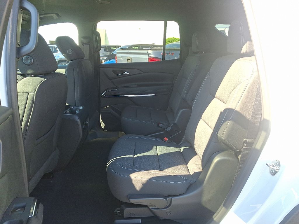 Thumbnail: 2027 Chevrolet Traverse - 5