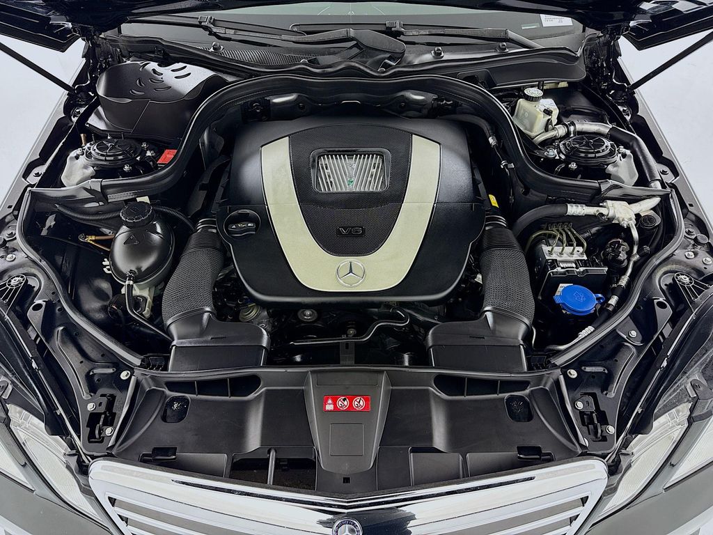 Thumbnail: 2010 Mercedes-Benz E-Class - 30
