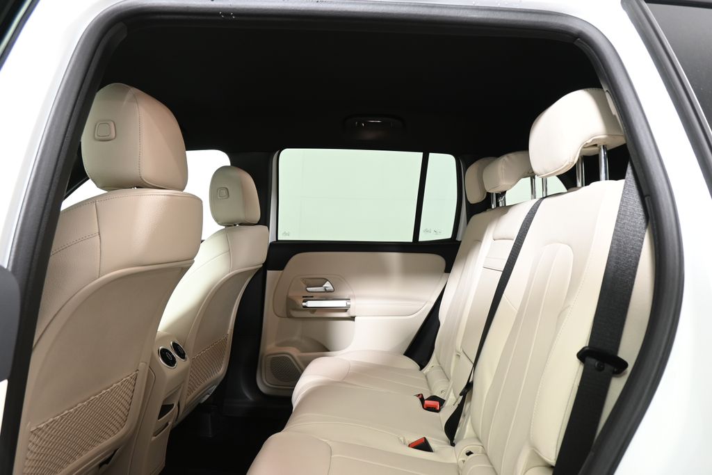 2025 Mercedes-Benz GLB 250 26