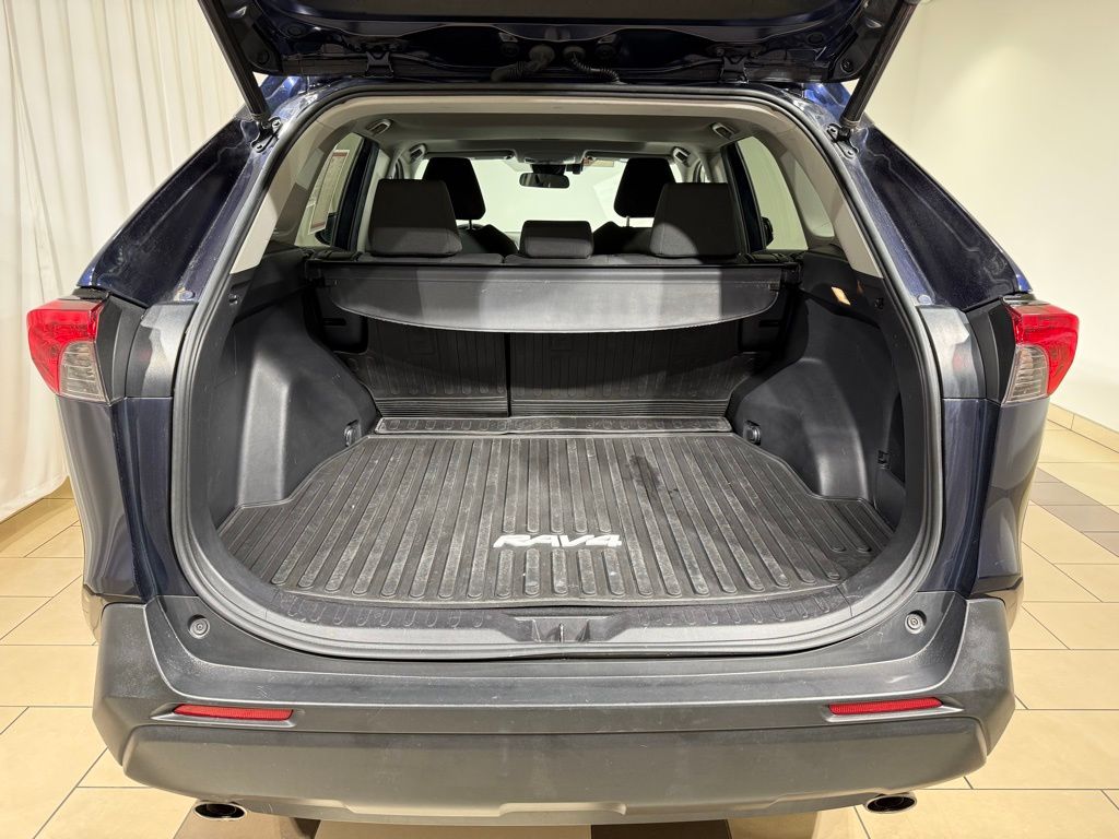 Thumbnail: 2019 Toyota RAV4 - 11