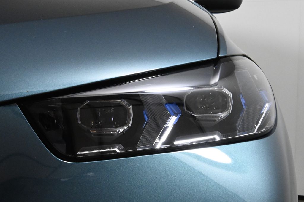 Thumbnail: 2026 BMW X5 - 11