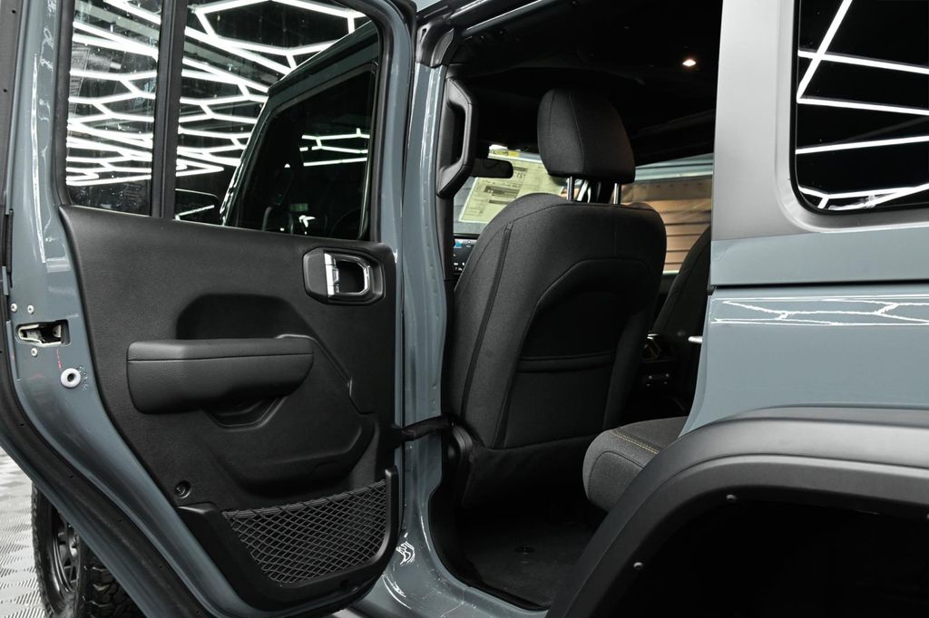 2025 Jeep Wrangler 4-Door Willys - Photo 16