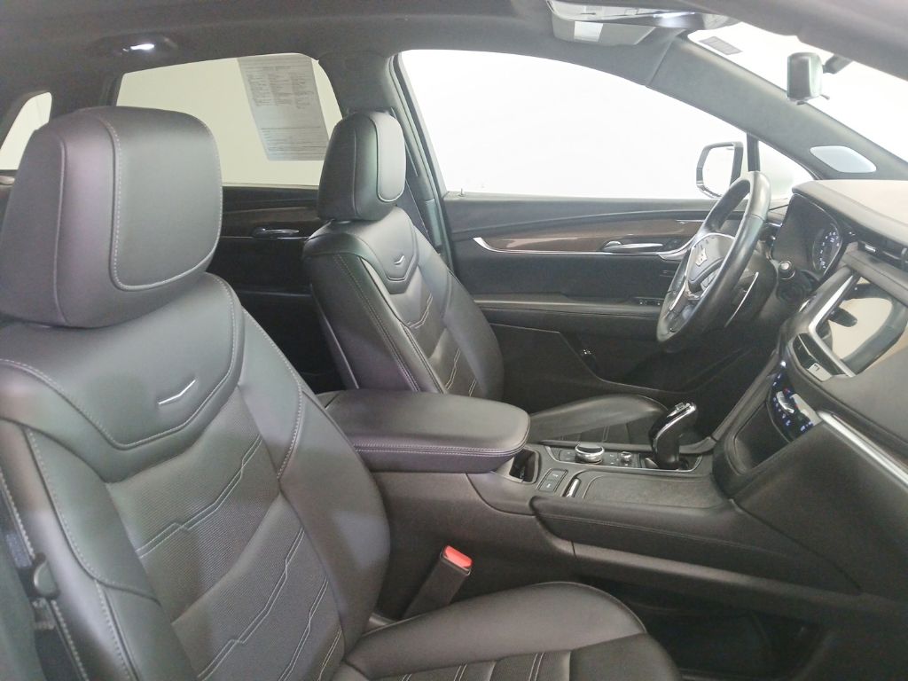 used 2022 Cadillac XT5 car, priced at $32,550