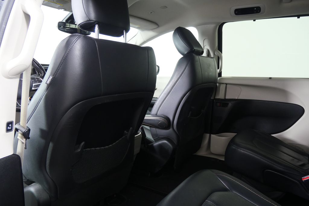 Thumbnail: 2019 Chrysler Pacifica - 17