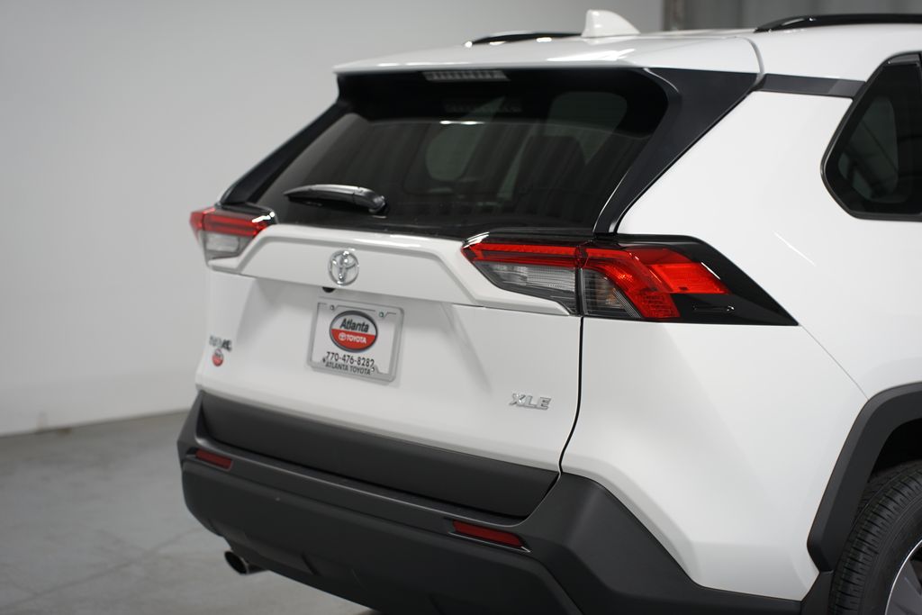 2025 Toyota RAV4 XLE 9