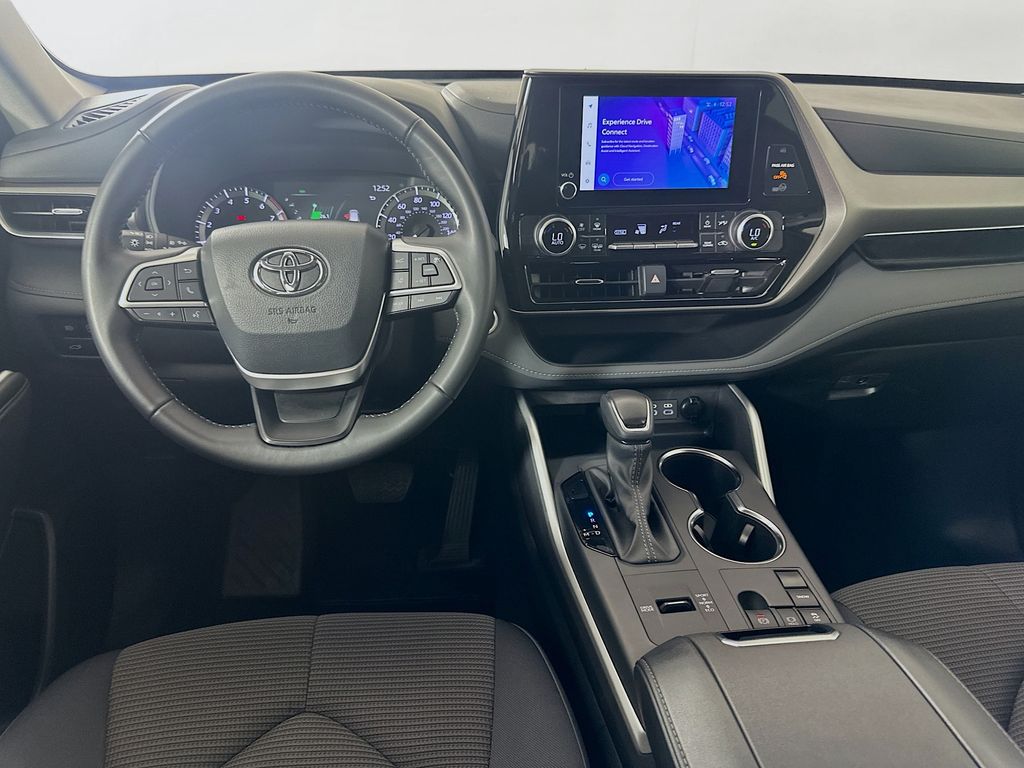 Thumbnail: 2025 Toyota Highlander - 22