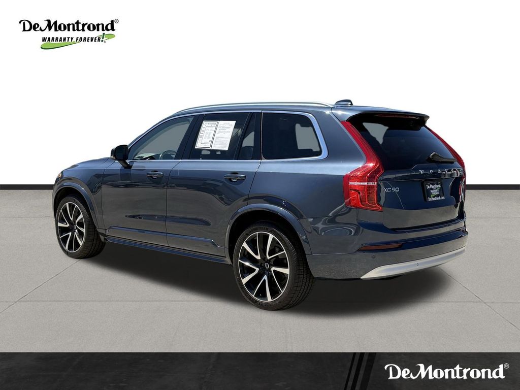 Used 2022 Denim Blue Metallic Volvo T6 Momentum image 7
