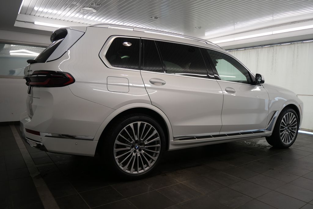 2025 BMW X7 xDrive40i 7