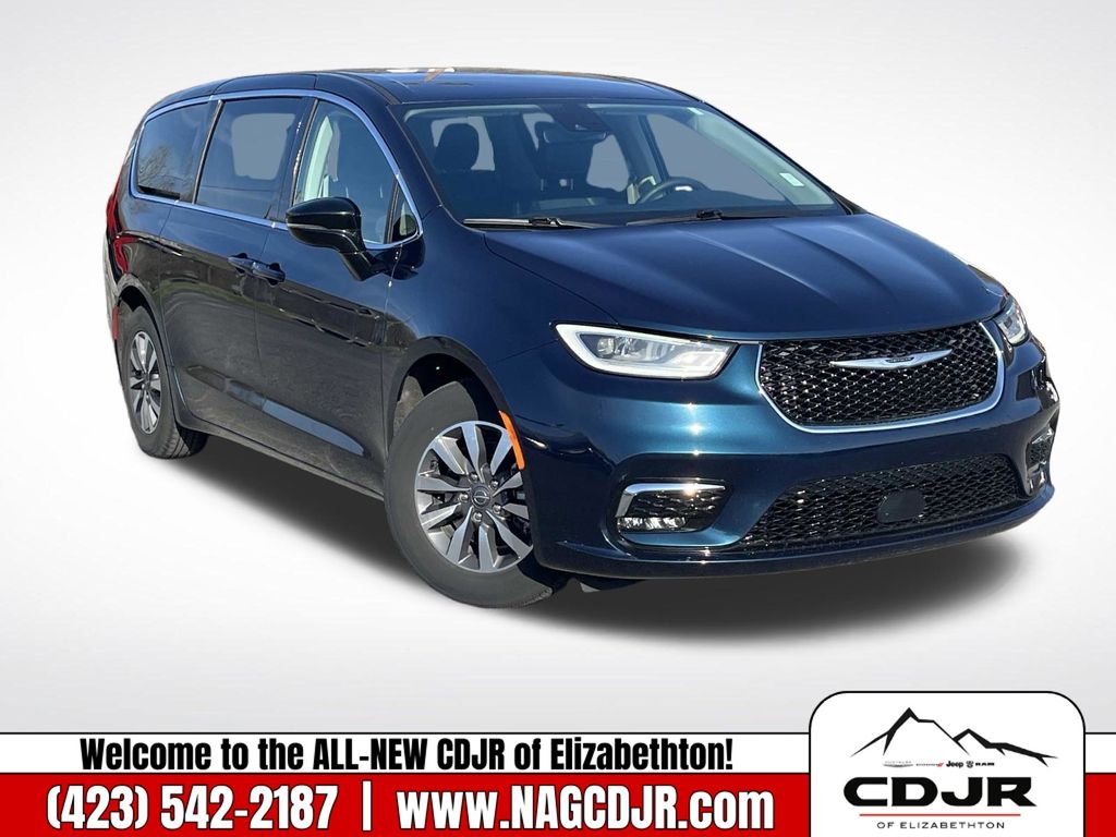 2024 Chrysler Pacifica Hybrid Select FWD