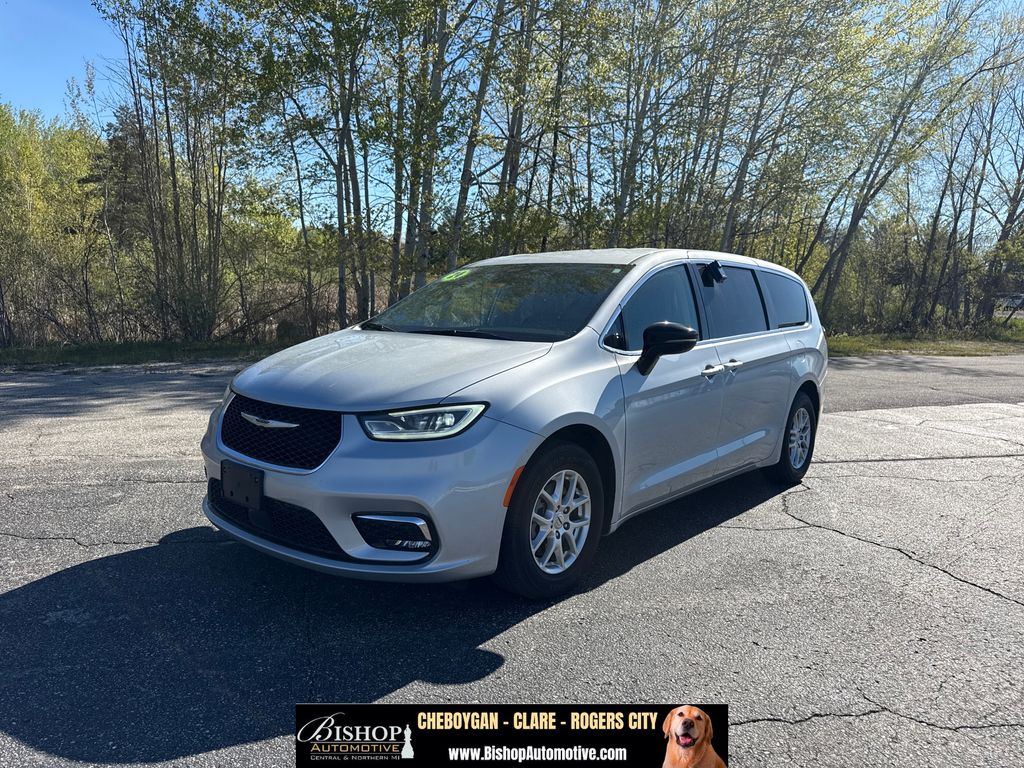 2024 Chrysler Pacifica Touring L FWD