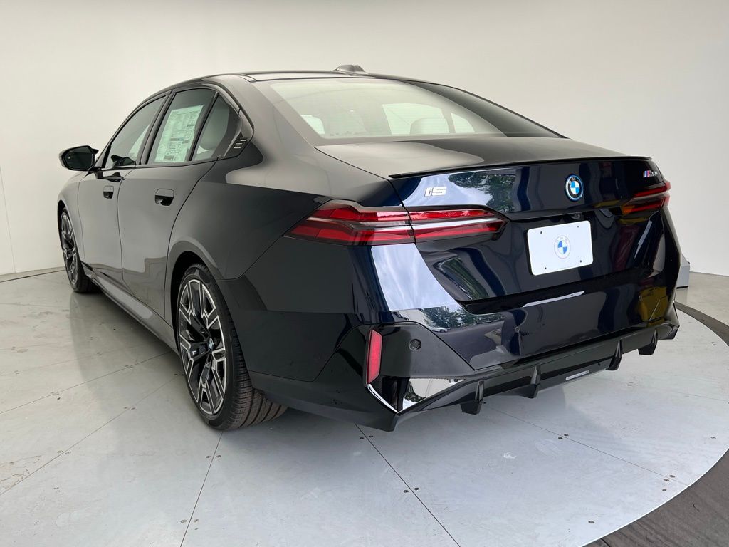 2025 BMW i5 M60 4