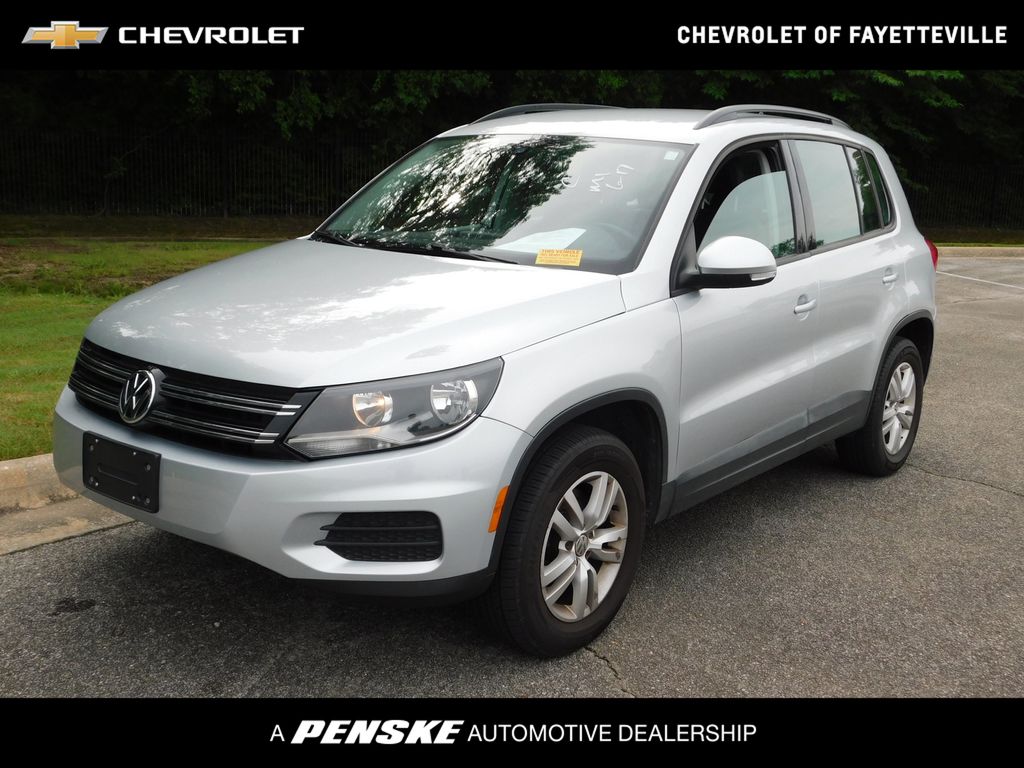 2017 Volkswagen Tiguan 2.0T Hero Image