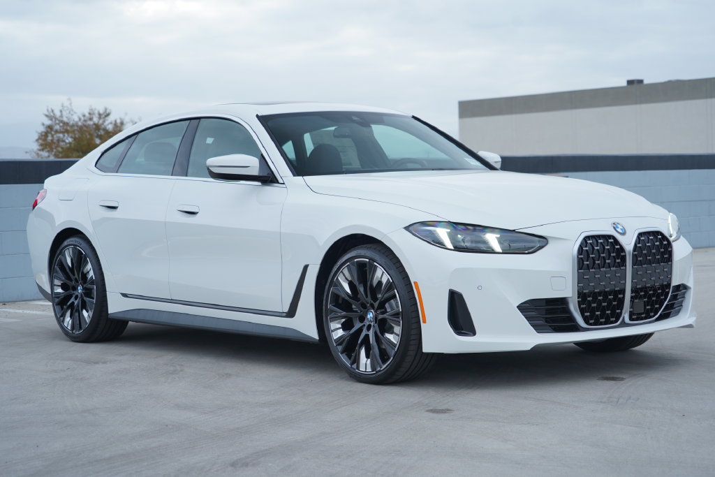 Thumbnail: 2027 BMW 4 Series - 4