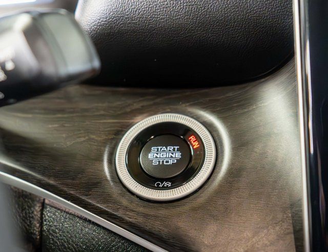 2023 Jeep Grand Cherokee L Limited Blue at Grove City Ford