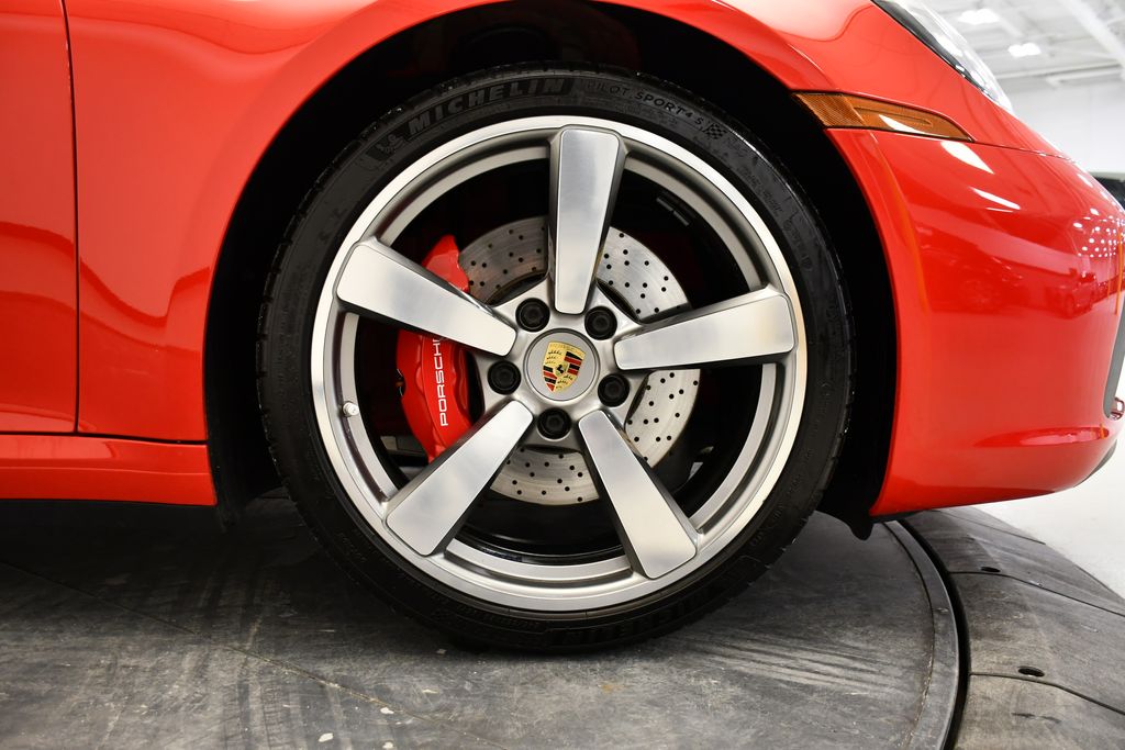 Thumbnail: 2020 Porsche 911 - 19