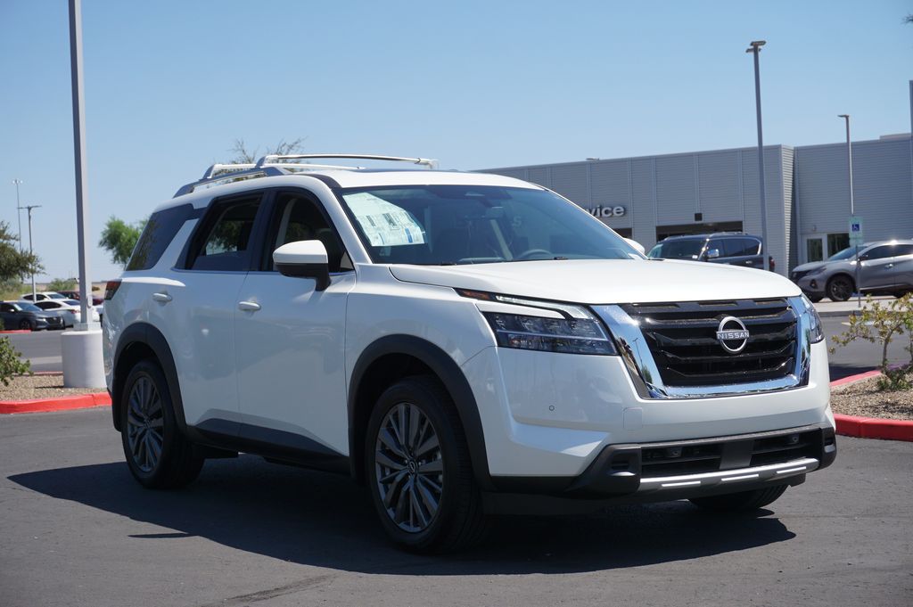 2024 Nissan Pathfinder SL 4