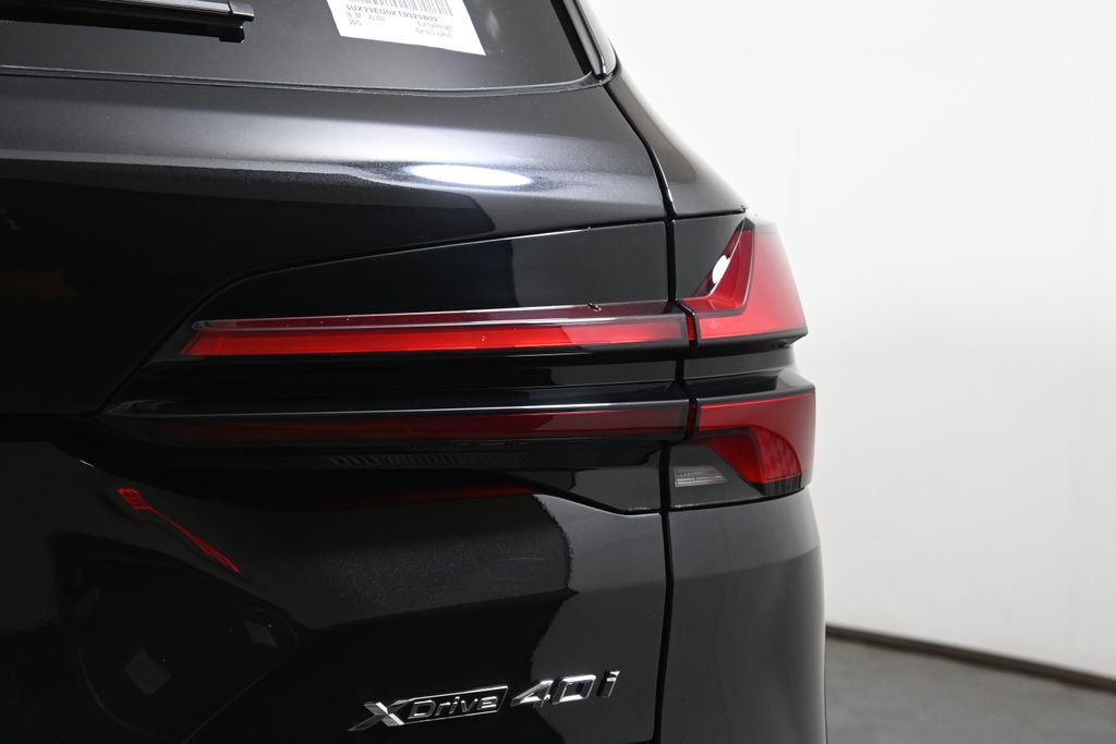 Thumbnail: 2026 BMW X5 - 13