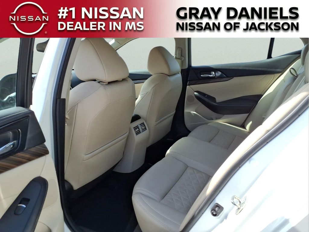 Used 2017 Nissan Maxima Sedan