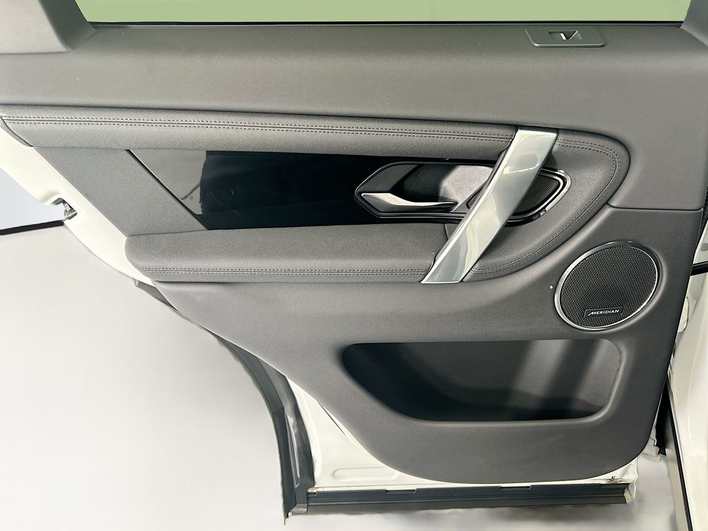 Thumbnail: 2025 Land Rover Discovery Sport - 25