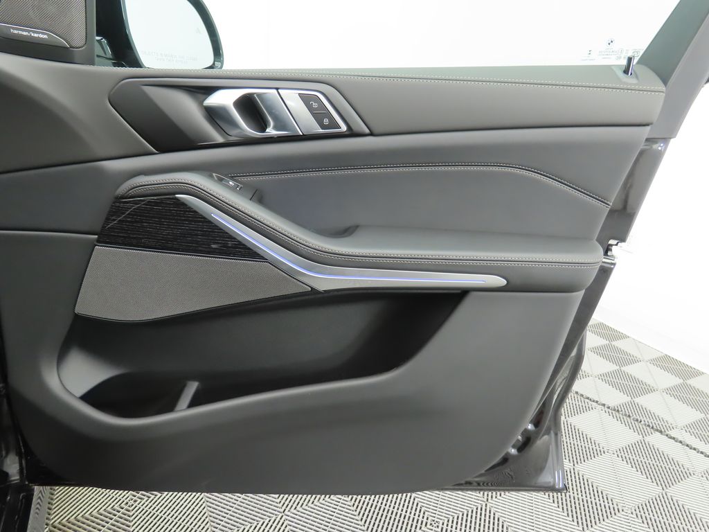 Thumbnail: 2026 BMW X5 - 25