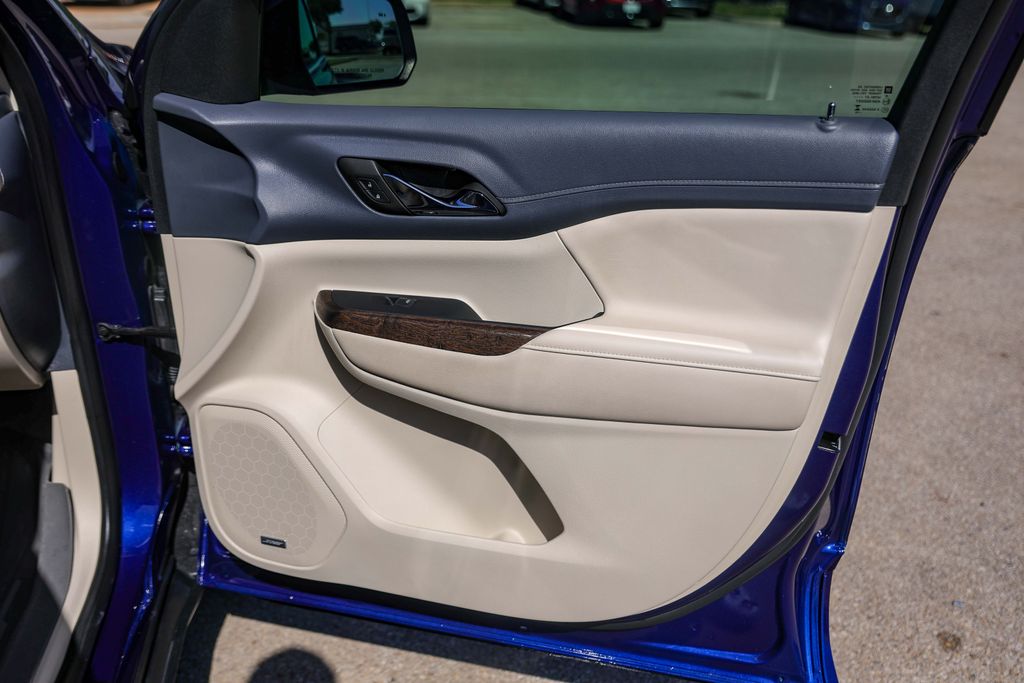 Used Car 2023 Gmc Acadia  Denali For Sale Under $35,000 In Austin, Texas