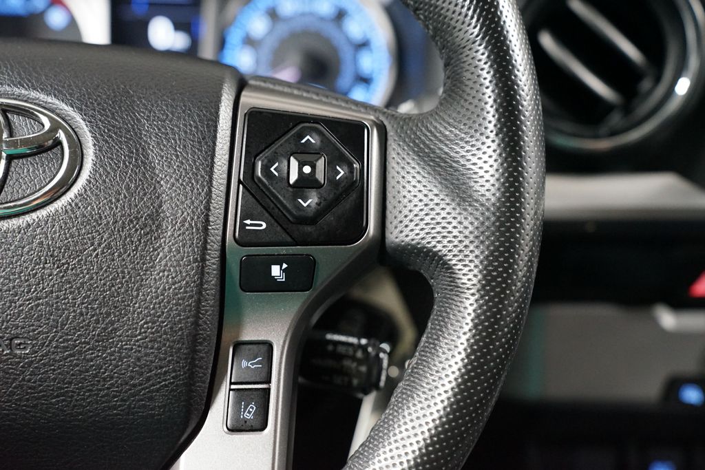 Thumbnail: 2022 Toyota Tacoma - 14