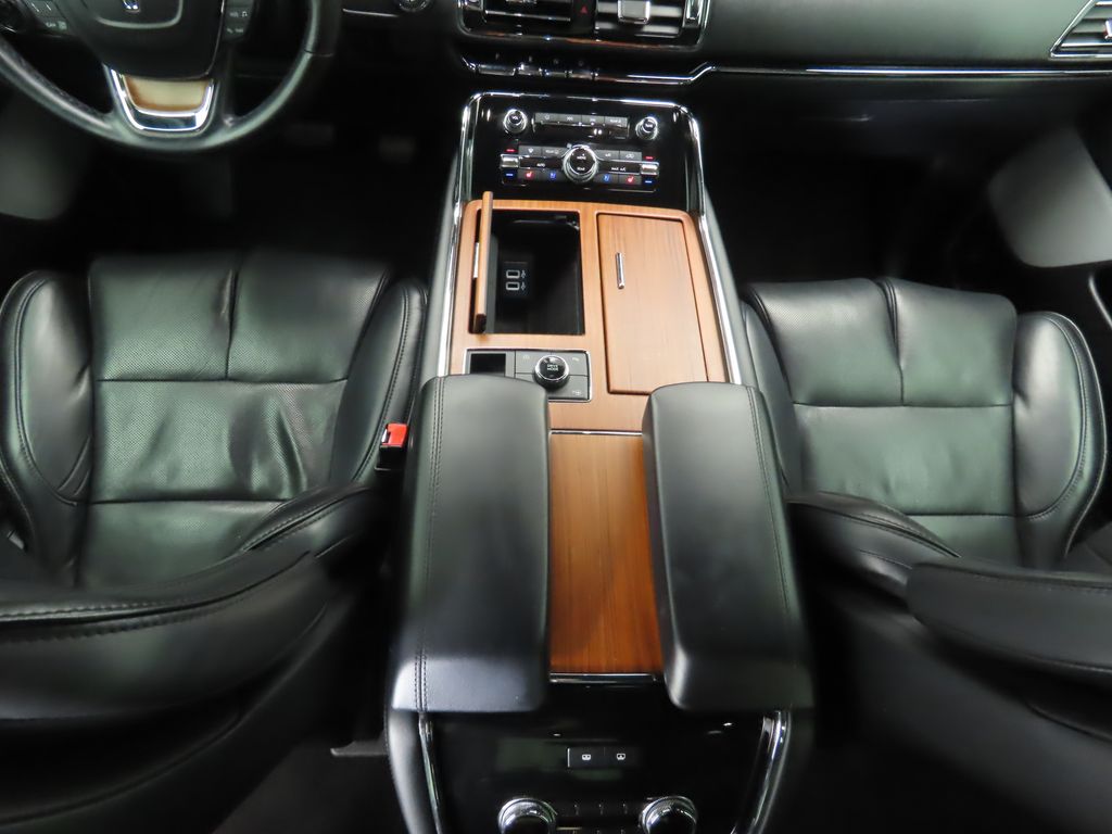 Thumbnail: 2019 Lincoln Navigator - 17