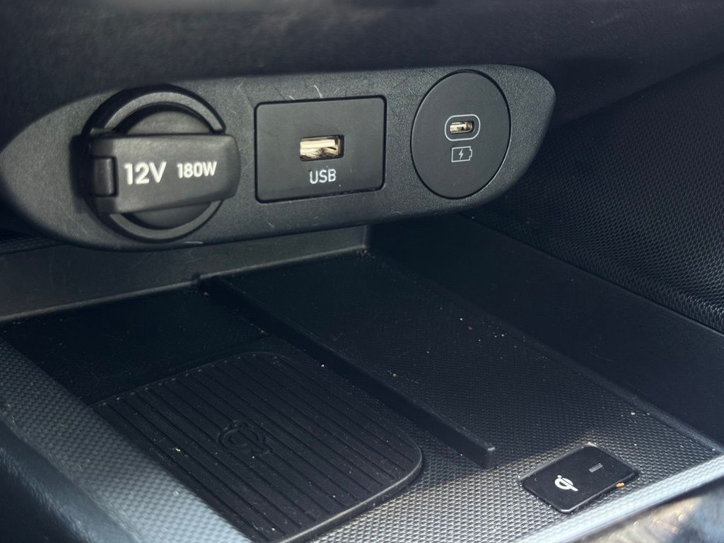 Used 2025 Hyundai Elantra Sedan