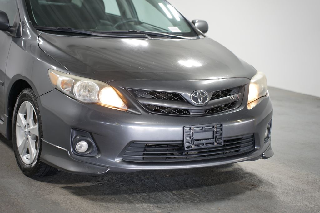 Thumbnail: 2013 Toyota Corolla - 4