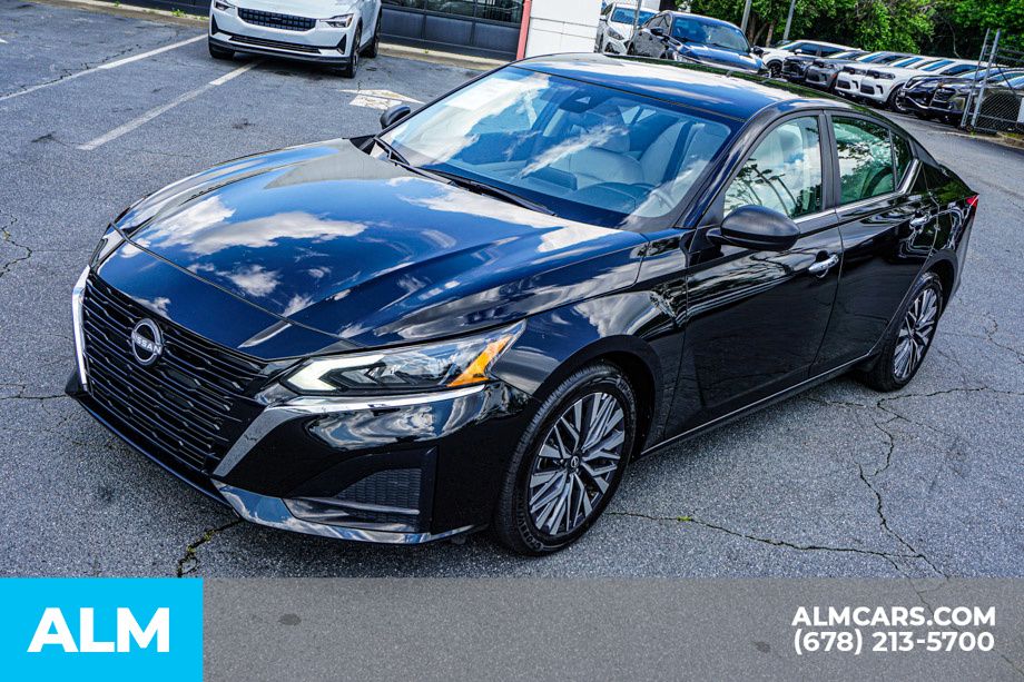 2025 Nissan Altima SV - Photo 15