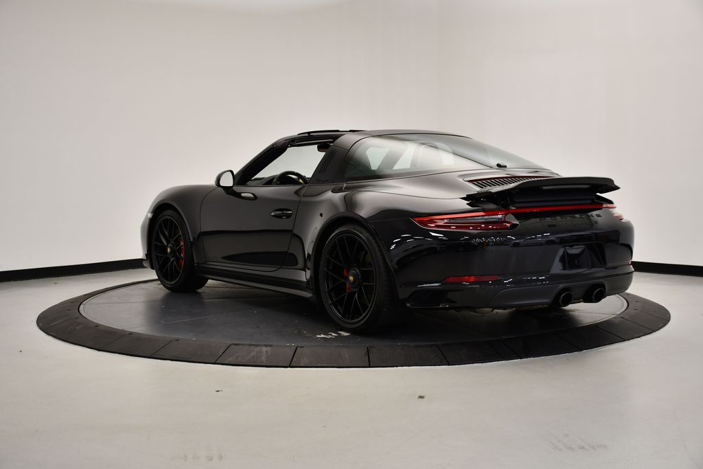 Thumbnail: 2018 Porsche 911 - 13