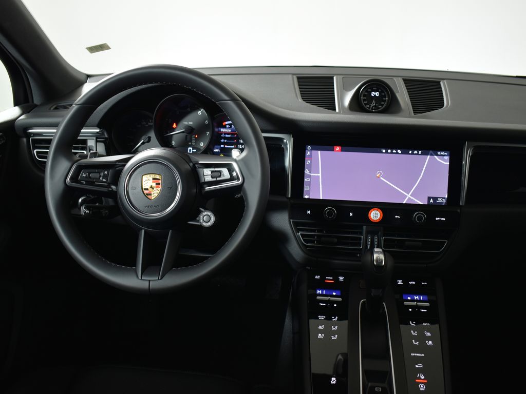 Thumbnail: 2026 Porsche Macan - 17