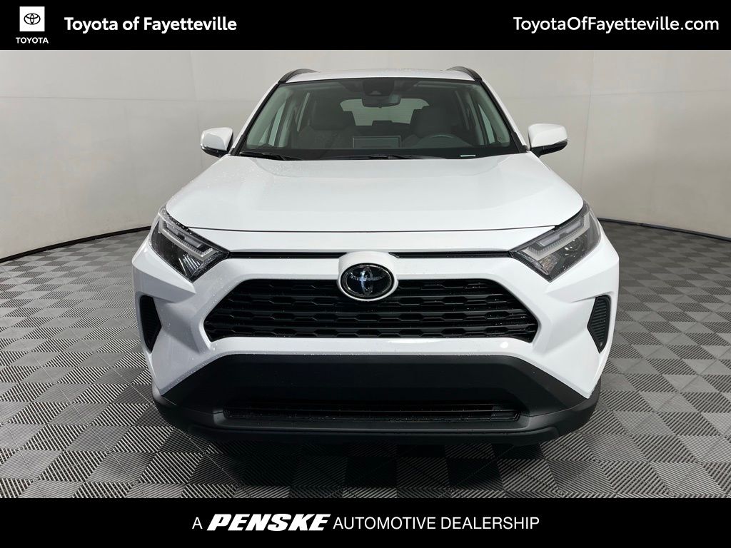2025 Toyota RAV4 XLE 15