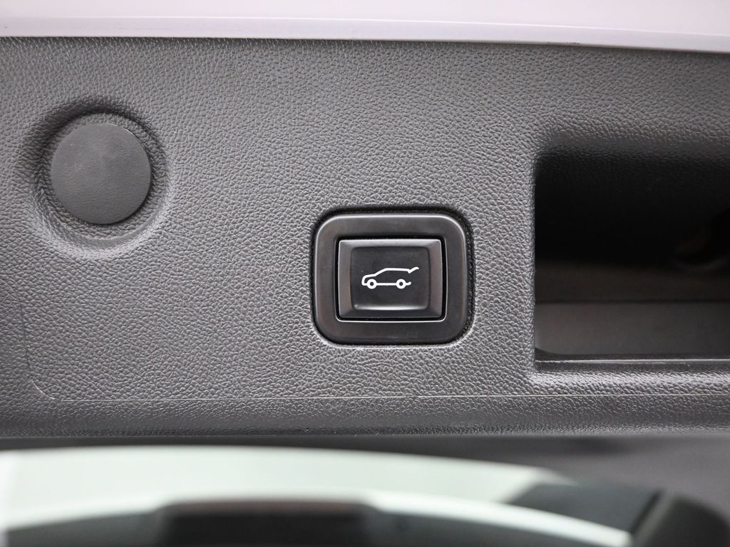 Certified Used 2022 White Chevrolet LT image 9