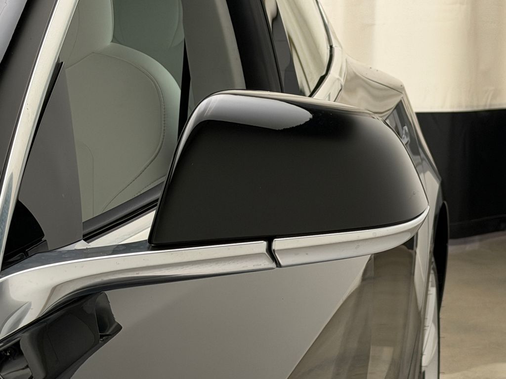 Thumbnail: 2020 Tesla Model 3 - 29