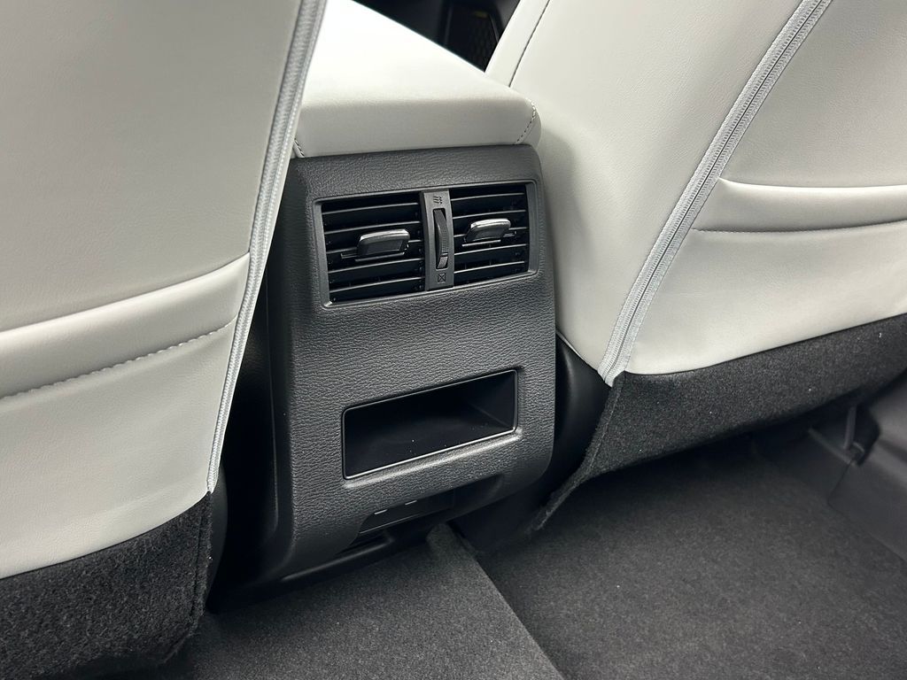 New 2026 Black Diamond Mitsubishi SE image 40