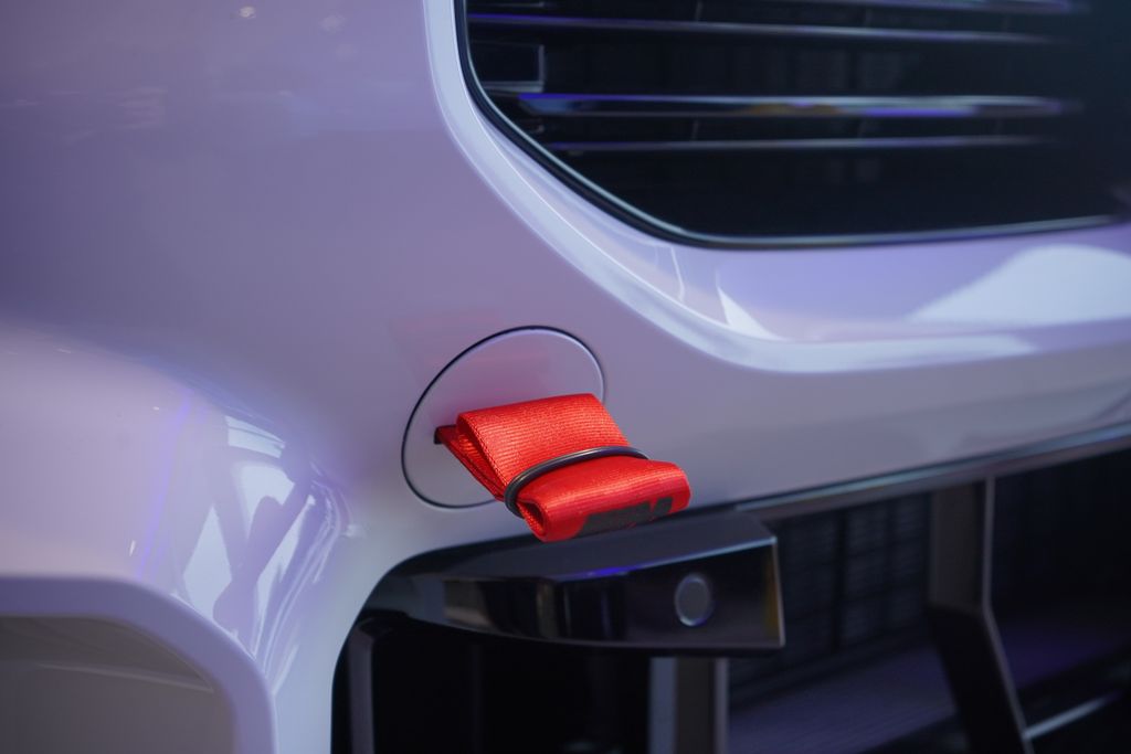 Thumbnail: 2025 BMW M2 - 5