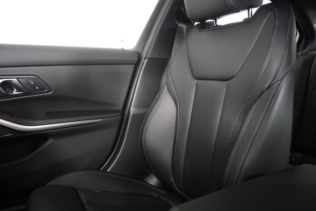 Thumbnail: 2026 BMW 3 Series - 23