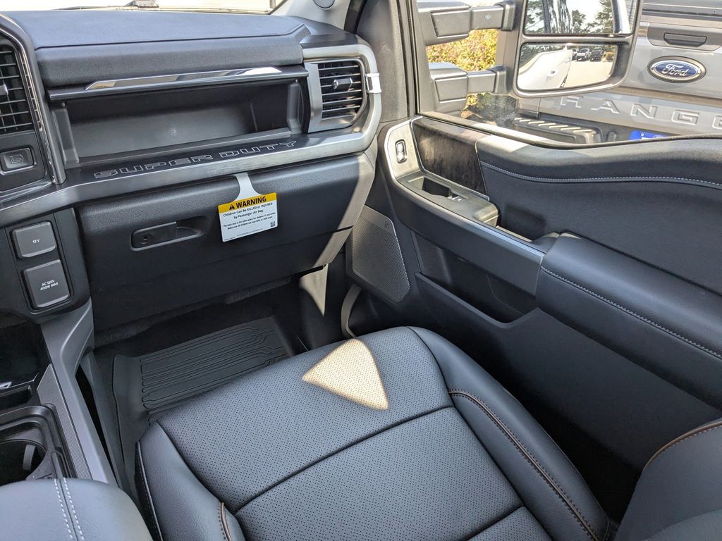 2026 Ford Super Duty F-350 SRW LARIAT