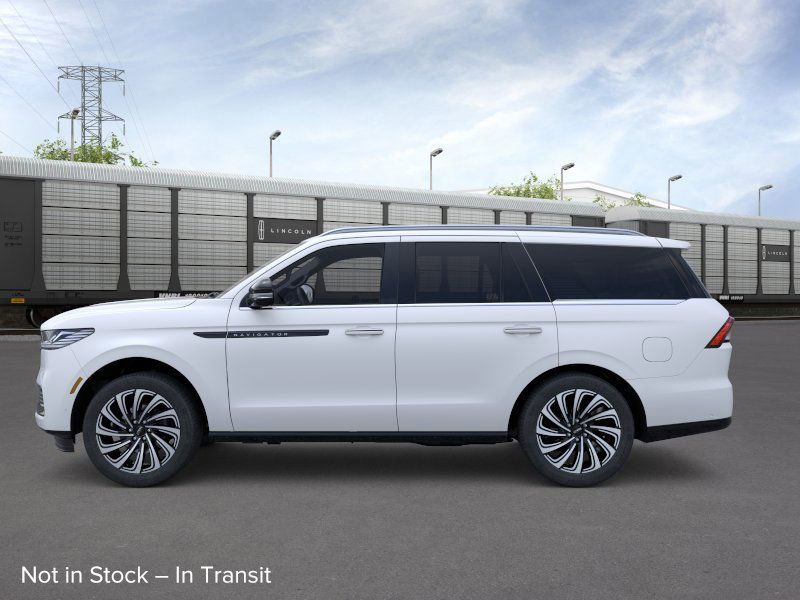 Thumbnail: 2025 Lincoln Navigator - 3