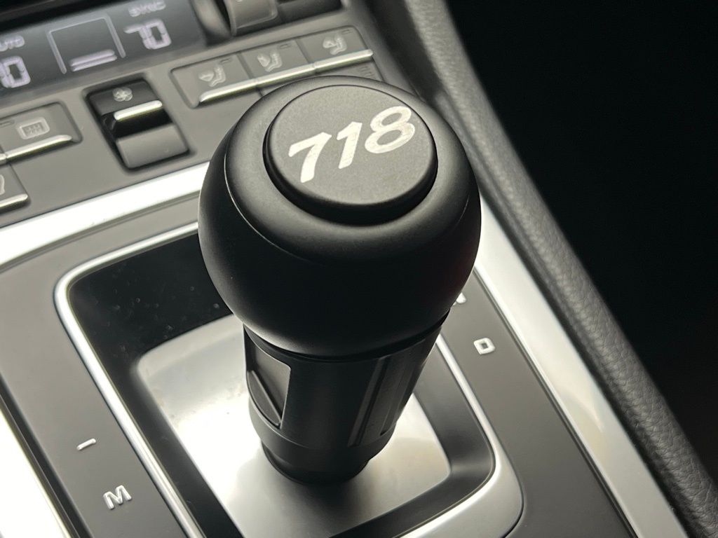 Thumbnail: 2018 Porsche 718 Cayman - 12