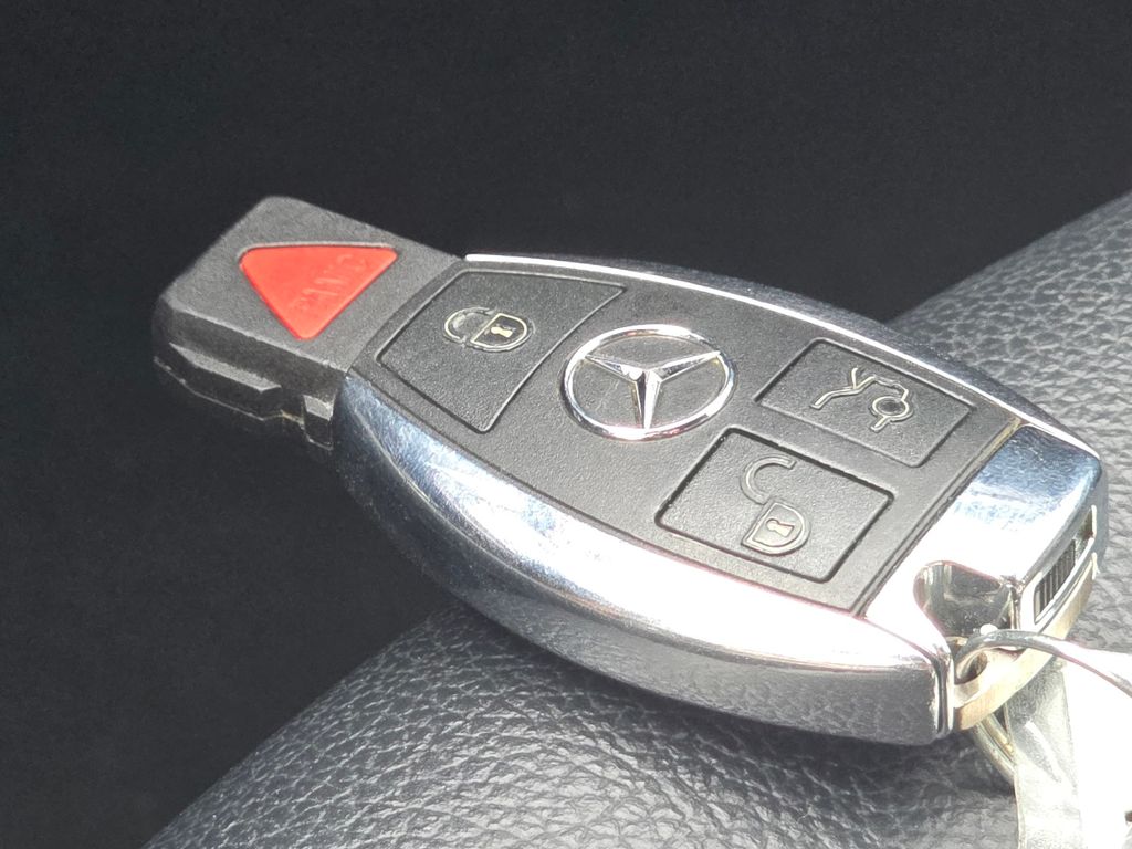 Used 2020  Mercedes-Benz GLA 250 image 32