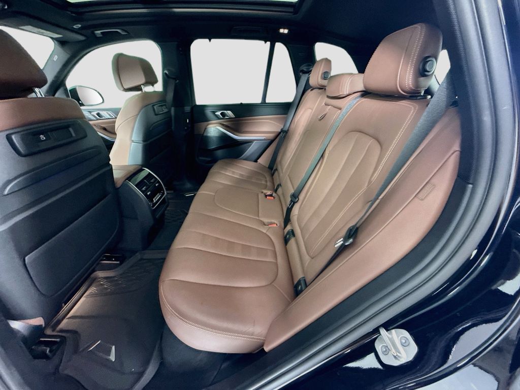 Thumbnail: 2021 BMW X5 - 21