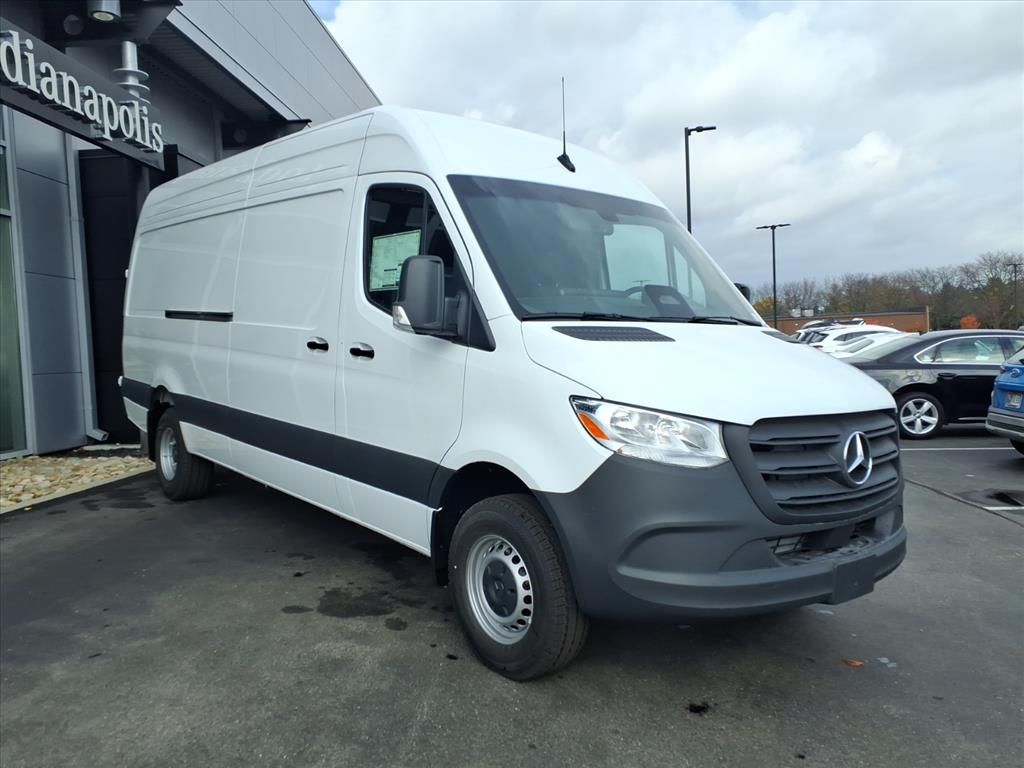 New 2026 Arctic White Mercedes-Benz Cargo 170 WB image 7