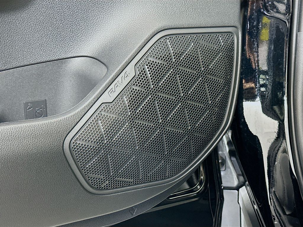 Thumbnail: 2025 Toyota RAV4 - 18