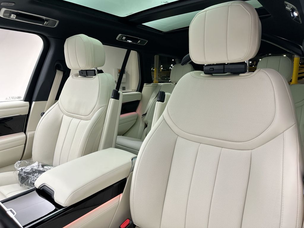 Thumbnail: 2026 Land Rover Range Rover - 18