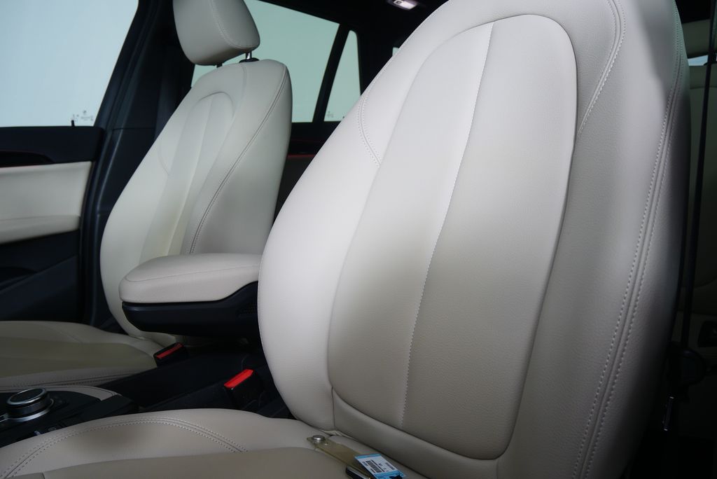 Thumbnail: 2021 BMW X1 - 10