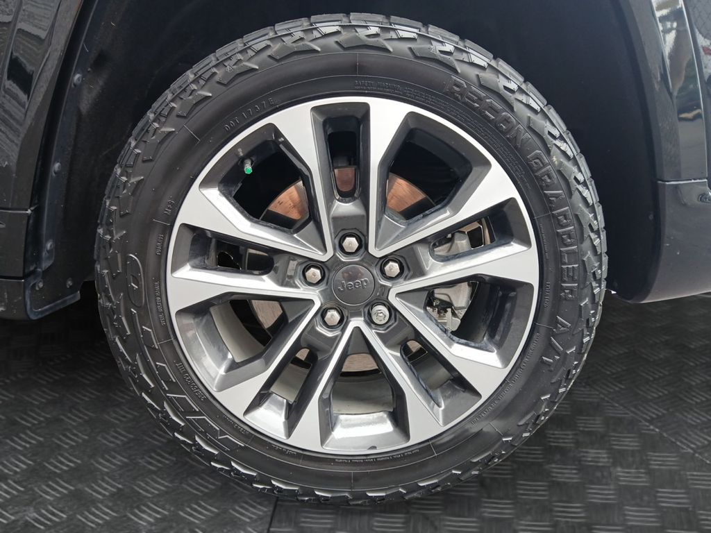Used Car 2022 Jeep Grand Cherokee  Overland 4xe For Sale Under $30,000 In Austin, Texas