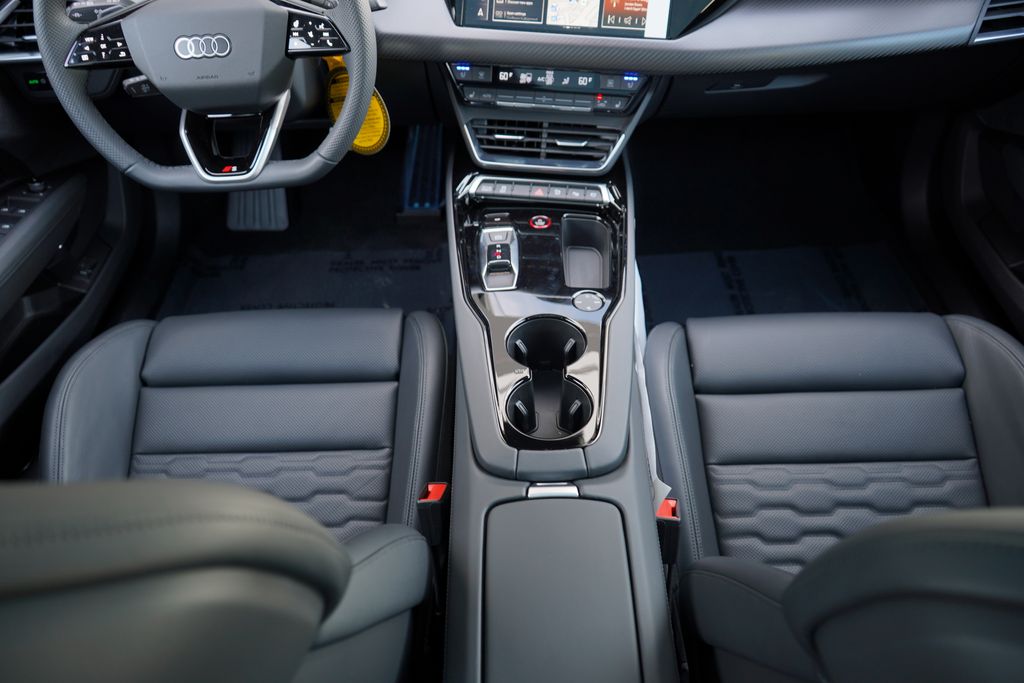 2025 Audi e-tron GT Premium Plus 22