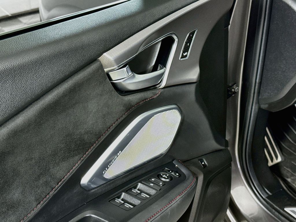 Thumbnail: 2026 Acura RDX - 18